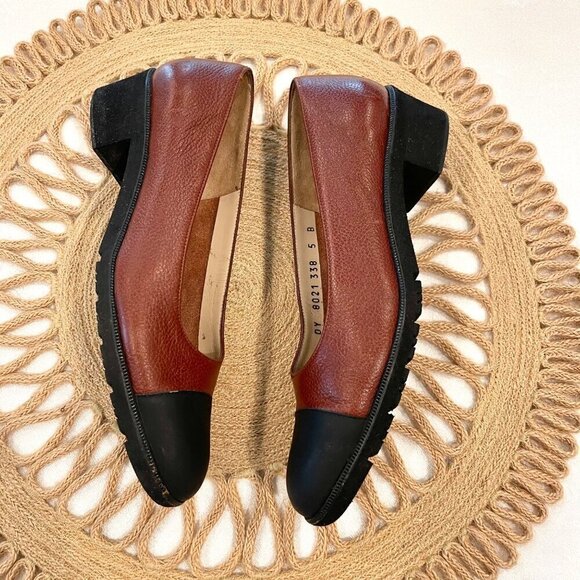 Salvatore Ferragamo Vintage Larix Tan Black Pebble Leather Cap Toe Heels Size 5B - Picture 4 of 14